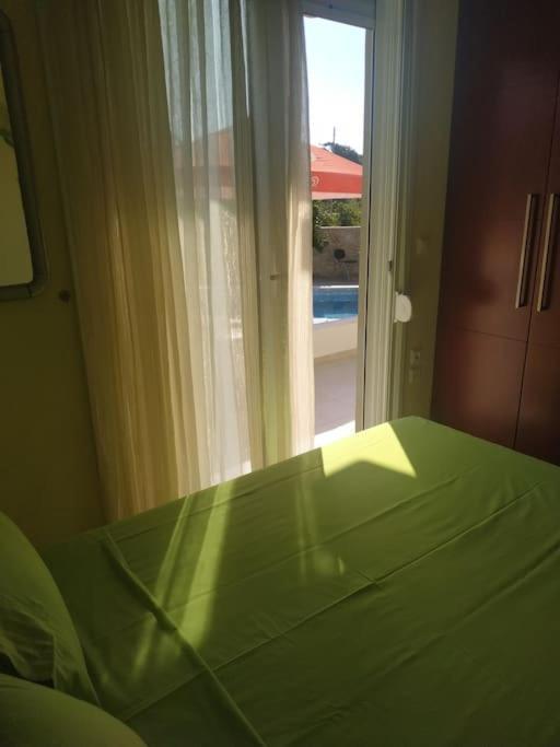 יאליסוס Greek Style Ground Floor Apartment & Pool מראה חיצוני תמונה
