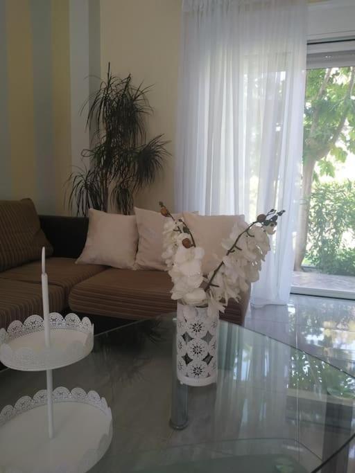 יאליסוס Greek Style Ground Floor Apartment & Pool מראה חיצוני תמונה
