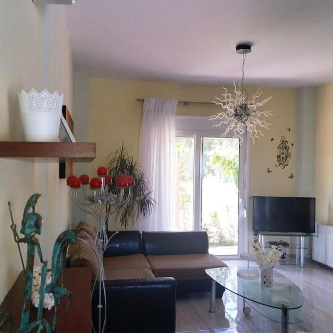יאליסוס Greek Style Ground Floor Apartment & Pool מראה חיצוני תמונה