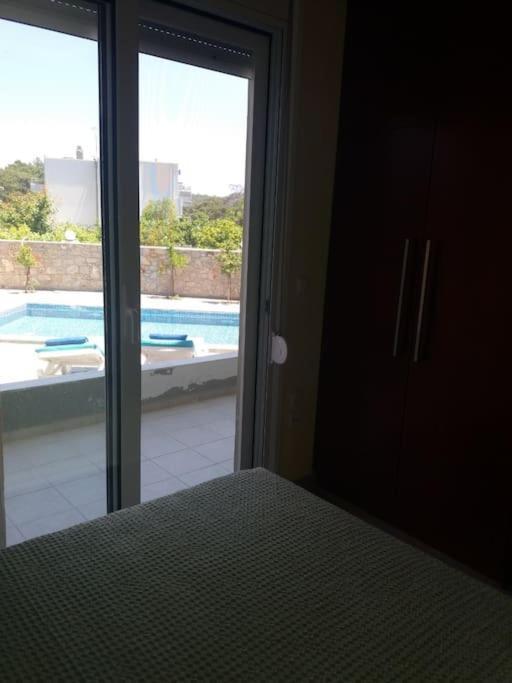 יאליסוס Greek Style Ground Floor Apartment & Pool מראה חיצוני תמונה