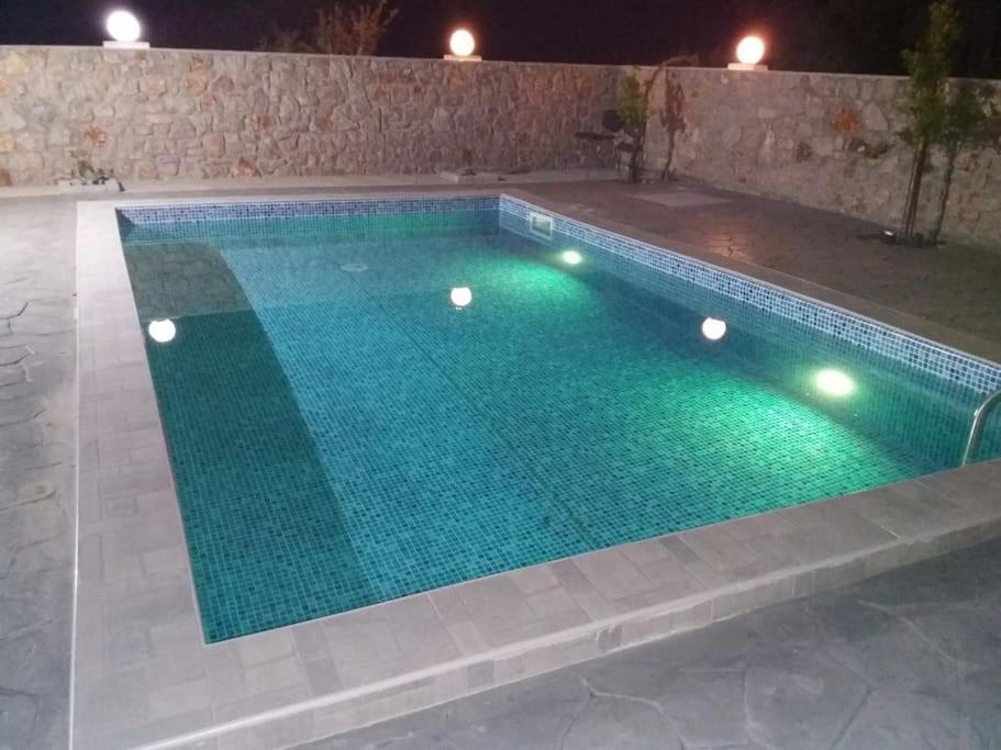 יאליסוס Greek Style Ground Floor Apartment & Pool מראה חיצוני תמונה