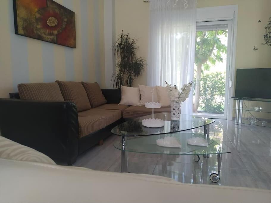יאליסוס Greek Style Ground Floor Apartment & Pool מראה חיצוני תמונה